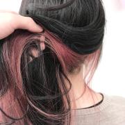 普通のヘアカラーに飽きたなら＋インナーカラーでチラッとおしゃれに☆ - ビューティーガ