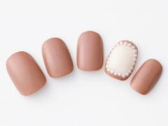 【365日ネイル】ミルクティーのようなほっこり感…ブラウンベージュとアイボリーの柔らか
