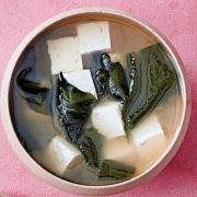 乾燥肌、冷え、くすみ、便秘…1日1杯のみそ汁で身体の不調を撃退！ |