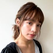 ひとつ結びをおしゃれに極める、オトナ女子の簡単こなれポニーテール | マキアオンライン