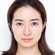 頬がたるんで毛穴が目立つ…いつものベースメイクの塗り方を変えるだけでナチュラル美人