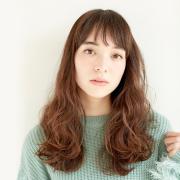 艶やかでふんわり。ワックス＆オイルで仕上げる新質感ロングウェーブ |