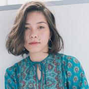 前髪なしの“色っぽ三角形ボブ”で、丸顔＆幼顔をカバーした大人かっこいい女性に！ |