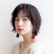 クセ毛風ニュアンスショートで、のばしかけの髪もおしゃれ可愛く！ |
