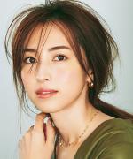 イプサのスティック状美容液でハイライト代わりに！ 乾燥する季節に使えるチークテクニッ