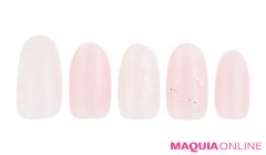 ダイヤ級にきらめく「ホワイトスノー」ネイルは、品よく甘くがベスト！ |