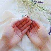 ハンドクリームだけじゃ足りない！冬の手荒れ＆乾燥を防ぐ7つのこと - ビューティーガール