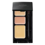 お疲れ顔を「美人顔」に大変身！上手く隠すメイク術講座♡ -