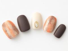 【365日ネイル】ニュアンスアートでモダンなカラーをまろやかに |