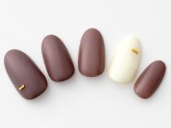 【365日ネイル】週明けの気持ちを引き締めるシンプルブラウンネイル |