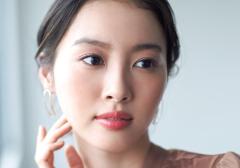 KANEBOのベージュチークでオフィス～休日までOKな万能メイクの完成！ |
