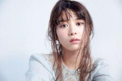 クリニークのパープルリップで馬場ふみかさんが変身！ |