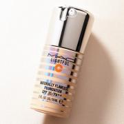 ［M・A・C（MAC）］ライトフル C+ ナチュラリー フローレス SPF 35 ファンデーション 発売日［