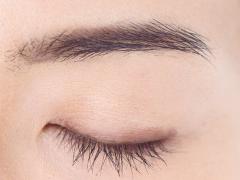 眉マスカラの使い方｜眉毛が濃い人や黒髪さんはどう使う？ヘビーローテーションなど人気
