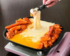 新大久保で最大2時間半待ち！チーズタッカルビ発祥の店「市場タッカルビ」大阪・道頓堀に