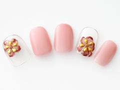 【365日ネイル】ミルキーピンクをエレガントに…大胆な花モチーフのアクセントネイル |