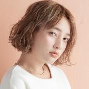 のばしかけバングにおすすめ！ 小顔仕上げのゆるふわセンターパートボブ |