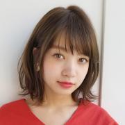 顔がキュッと小さく見える、色っぽカジュアルな耳かけくびれロブ |