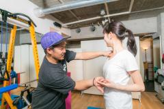 肩甲骨を動かすだけ！すっきり小顔になれる簡単セルフケア - ビューティーガール