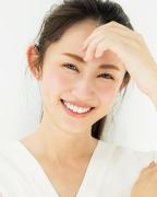 大人顔イエベ肌タイプはラベンダーカラーのハイライトで爽やか春メイクにトライ！ |