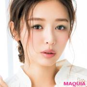 くすみ色がおしゃれ！モスグリーンのニュアンス使いで旬顔メイク |