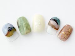 【365日ネイル】注目のグリーンがアクセント！ニュアンスのある春カラーネイル｜クリムト