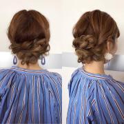 外でも崩れ知らず♡お花見も思い切り楽しめる“春ヘアアレンジ”8選 -