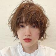 ワンカールでフワ質感！ おしゃれな色気が香るゆるウェーブショート |