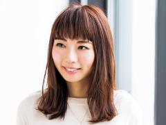 セミロングヘアスタイル｜ストレート、レイヤー、黒髪、40・50代向け、前髪なし、パーマの