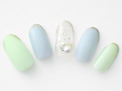 【365日ネイル】寒色系カラーをエレガントに…繊細なラメがアクセントの上品フレンチ |