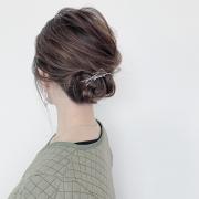 忙しい朝でもスピード完成！お仕事女子の3分ヘアアレンジ10選 -