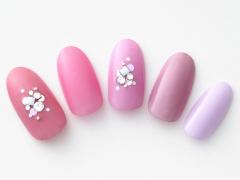 【365日ネイル】エレガントな手元で週の初めをスタート！ピンク～パープルグラデ |