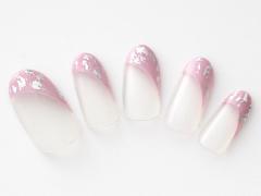 【365日ネイル】斜めピンクフレンチ×シルバーペイントで散りゆく桜をイメージ |