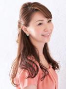 ハーフアップ×バレッタ【11選】｜結婚式、くるりんぱ、ボブにおすすめのバレッタを使った