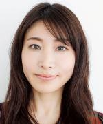 「赤毛穴」を消すベースメイク術｜グリーンのカラー下地で優しく打ち消して |