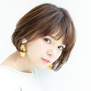 カールとハイライトで抜け感UP！ 小顔になれるリップラインボブ |