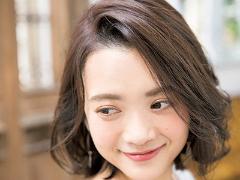 「おデコ広い…」コンプレックスを魅力に変えるおでこが広い人に似合う前髪って！？ |