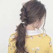 テクニック要らずでオシャレ見え♡マンネリヘアを「ねじり」でアップデート！ -