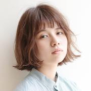 ソフトな外ハネが今っぽい！ 初夏にぴったりのニュアンスカールボブ |
