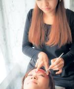 眉下の毛、放置していない！？ 自宅で手軽にケアできるおすすめアイテム＆美眉がかなうサ