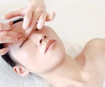 白目の濁り＆充血はサロン＆セルフケアで解消！ おすすめ目薬や目元のツボをご紹介！ |