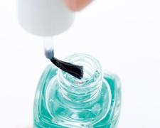 セルフネイルにおすすめのマニキュアと塗り方をチェック！ |