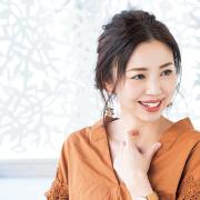 ロングヘアのまとめ髪アレンジ｜簡単！仕事向けまとめ髪、こなれ感のあるアップ、編み込