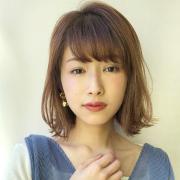 軽やかな印象で好感度UP！ ミックスカールの涼しげエアリーボブ |