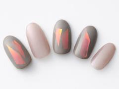 【365日ネイル】指先からさりげなく色気を…シックカラーが色っぽく見えるレッドオーロラ