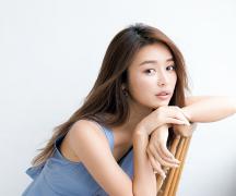 加治ひとみさんの夏でもくずれないベースメイク術｜ポイントはツヤのあるコンシーラー使