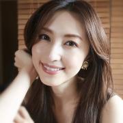 整ったベースメイクにこそ映える「大人の今っぽワントーンメイク」【有村実樹の美LIFE ＃