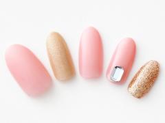 【365日ネイル】2種類のラメで大人の余裕を…ピンク×ゴールドラメのシンプルエレガントネ
