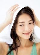 正しい髪の乾かし方でサラサラ美髪が叶う！くせ毛さん必見のドライヤーテクもチェック！