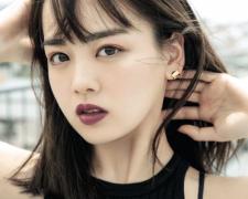 伊原六花さん、河北メイクで“ミステリアスな魅力”を放つ唇に。かっこいい色気は「くす